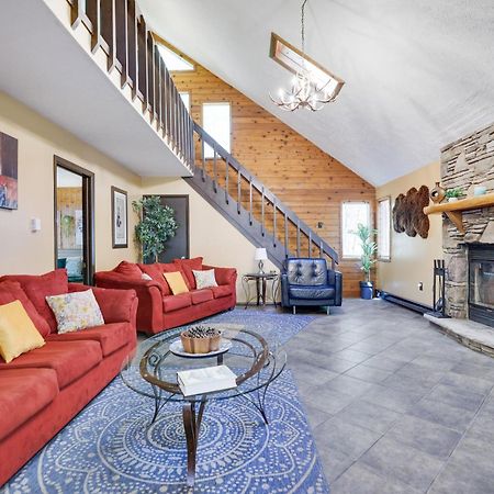 Chalet Renovated Near Casino, Camelback , Kalahari 4Bdrms Firepit Hot Tub Game Room Tobyhanna Bagian luar foto