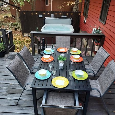 Chalet Renovated Near Casino, Camelback , Kalahari 4Bdrms Firepit Hot Tub Game Room Tobyhanna Bagian luar foto