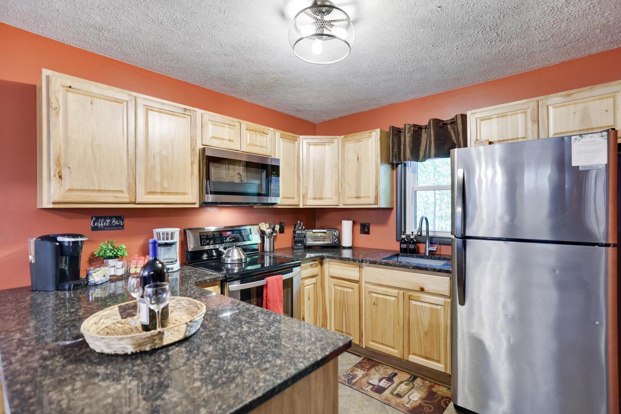 Chalet Renovated Near Casino, Camelback , Kalahari 4Bdrms Firepit Hot Tub Game Room Tobyhanna Bagian luar foto