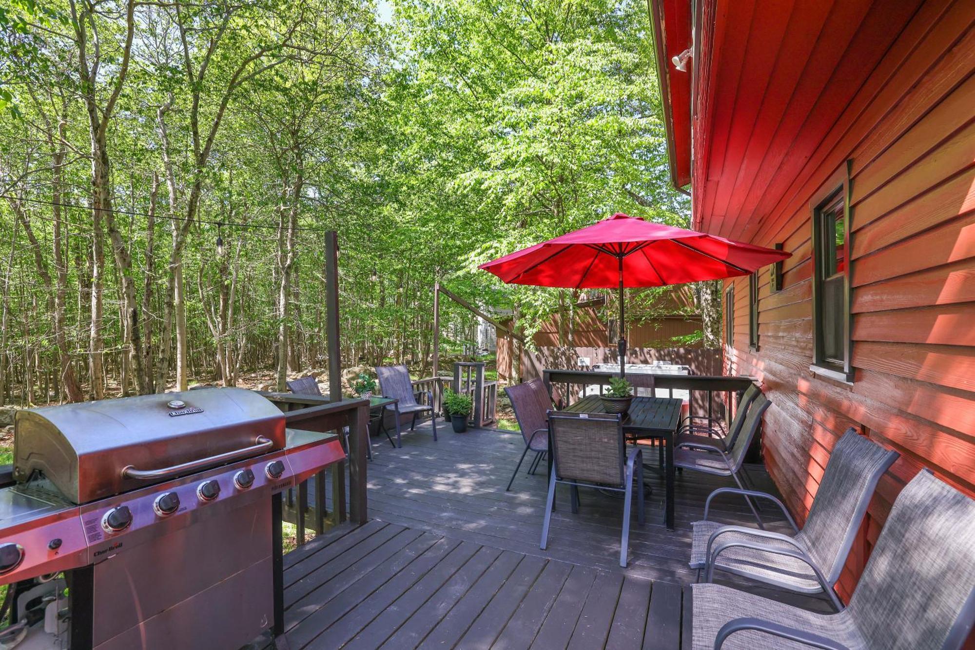 Chalet Renovated Near Casino, Camelback , Kalahari 4Bdrms Firepit Hot Tub Game Room Tobyhanna Bagian luar foto